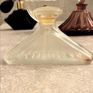Elegant Frosted Glass Perfume Bottle